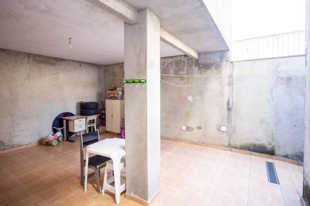 Casa à venda com 196m², 3 quartos e 2 vagasÁrea de Serviço/Quintal