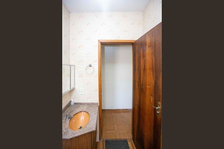 Casa à venda com 196m², 3 quartos e 2 vagasBanheiro 2
