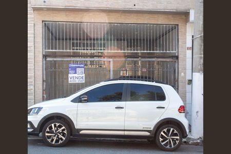 Casa à venda com 196m², 3 quartos e 2 vagasFachada