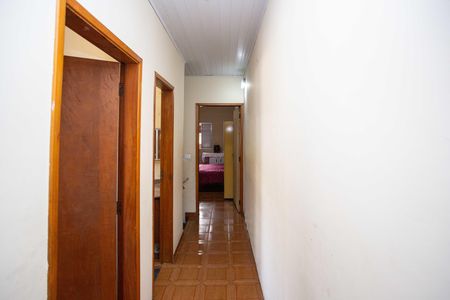 Casa à venda com 196m², 3 quartos e 2 vagasCorredor