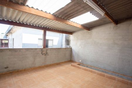 Casa à venda com 196m², 3 quartos e 2 vagasQuintal