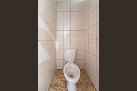 Casa à venda com 180m², 2 quartos e 2 vagas Casa à venda com 180m², 2 quartos e 2 vagasBanheiro de serviço