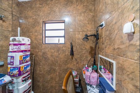 Casa à venda com 180m², 2 quartos e 2 vagas Casa à venda com 180m², 2 quartos e 2 vagasBanheiro do Quarto 2