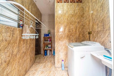 Casa à venda com 180m², 2 quartos e 2 vagas Casa à venda com 180m², 2 quartos e 2 vagasÁrea de Serviço