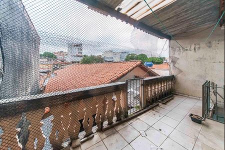 Casa à venda com 180m², 2 quartos e 2 vagas Casa à venda com 180m², 2 quartos e 2 vagasVaranda Fundos