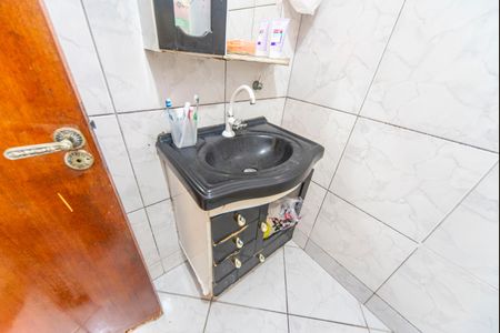 Casa à venda com 180m², 2 quartos e 2 vagas Casa à venda com 180m², 2 quartos e 2 vagasBanheiro
