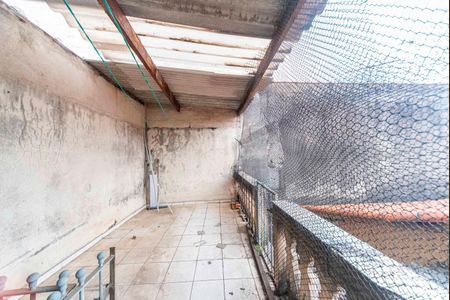 Casa à venda com 180m², 2 quartos e 2 vagas Casa à venda com 180m², 2 quartos e 2 vagasVaranda Fundos