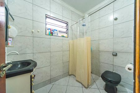 Casa à venda com 180m², 2 quartos e 2 vagas Casa à venda com 180m², 2 quartos e 2 vagasBanheiro