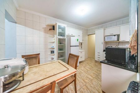 Casa à venda com 180m², 2 quartos e 2 vagas Casa à venda com 180m², 2 quartos e 2 vagasCozinha