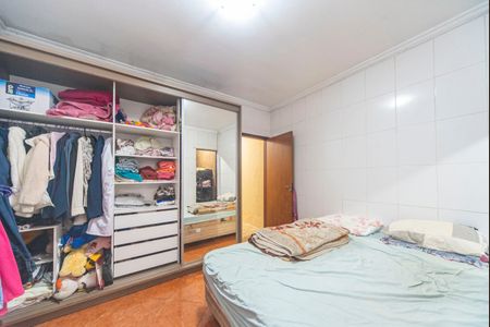 Casa à venda com 180m², 2 quartos e 2 vagas Casa à venda com 180m², 2 quartos e 2 vagasQuarto 2