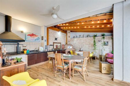 Casa à venda com 3 quartos, 317m² em Santo Amaro, São Paulo