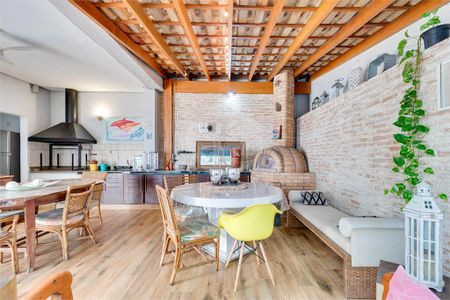 Casa à venda com 3 quartos, 317m² em Santo Amaro, São Paulo