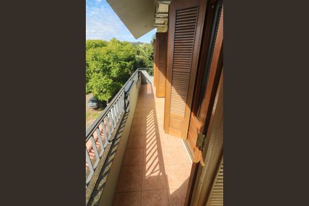 Casa à venda com 472m², 5 quartos e 4 vagasSacada da suíte 3