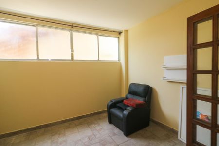 Casa à venda com 472m², 5 quartos e 4 vagasSala de TV