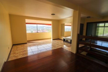 Casa à venda com 472m², 5 quartos e 4 vagasSala 2