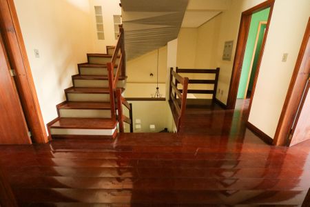 Casa à venda com 472m², 5 quartos e 4 vagasHall