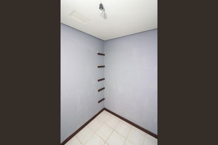 Casa à venda com 472m², 5 quartos e 4 vagasDispensa da Cozinha