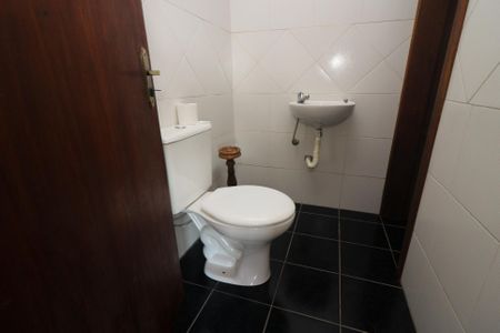 Casa à venda com 472m², 5 quartos e 4 vagasLavabo 1