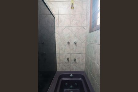Casa à venda com 472m², 5 quartos e 4 vagasBanheiro da Suíte 3