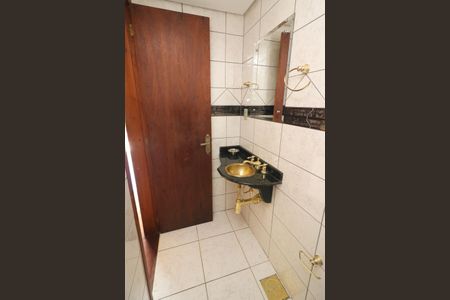 Casa à venda com 472m², 5 quartos e 4 vagasLavabo 2