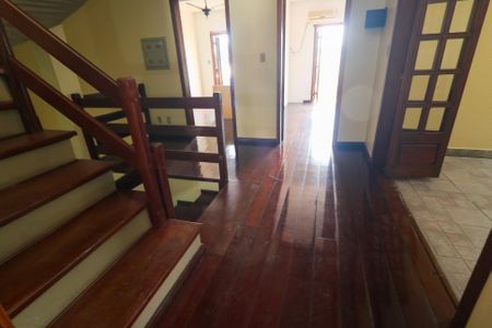 Casa à venda com 472m², 5 quartos e 4 vagasHall