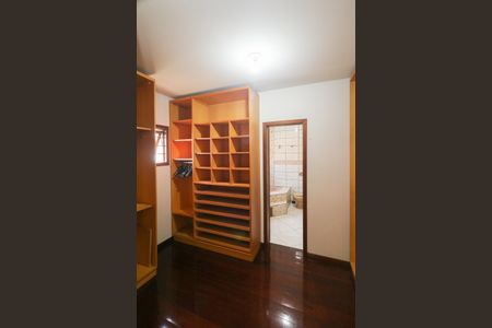 Closet da suíte 1 de casa à venda com 5 quartos, 472m² em Ipanema, Porto Alegre