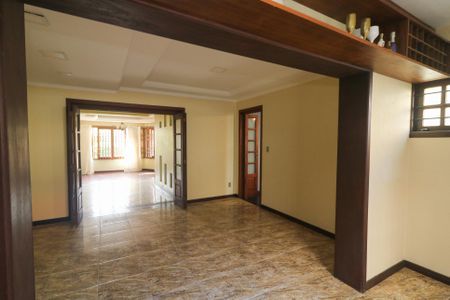 Casa à venda com 472m², 5 quartos e 4 vagasSala de Jantar