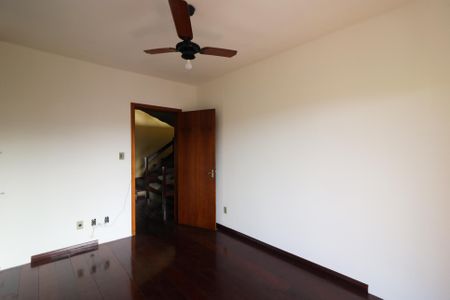 Casa à venda com 472m², 5 quartos e 4 vagasSuíte 2