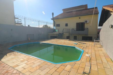 Casa à venda com 472m², 5 quartos e 4 vagasPiscina