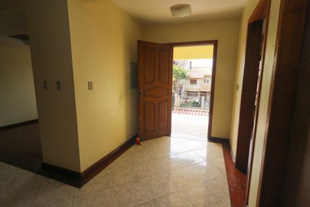 Casa à venda com 472m², 5 quartos e 4 vagasHall de entrada