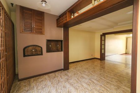 Casa à venda com 472m², 5 quartos e 4 vagasSala de Jantar