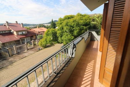 Casa à venda com 472m², 5 quartos e 4 vagasSacada da suíte 3