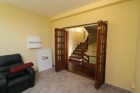 Casa à venda com 472m², 5 quartos e 4 vagasSala de TV