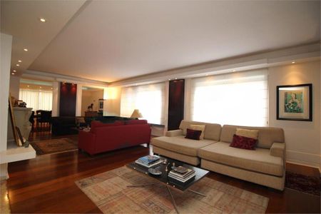 Casa à venda com 435m², 6 quartos e 6 vagas