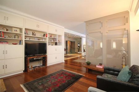 Casa à venda com 435m², 6 quartos e 6 vagas