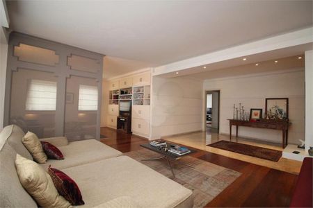 Casa à venda com 435m², 6 quartos e 6 vagas