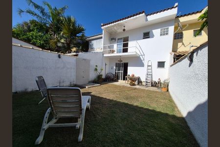 Casa à venda com 162m², 3 quartos e 2 vagas