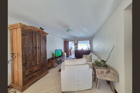 Casa à venda com 162m², 3 quartos e 2 vagas