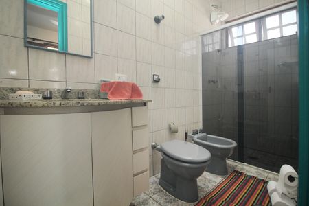 Casa à venda com 271m², 4 quartos e 4 vagas