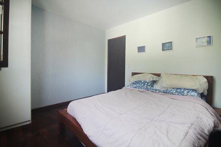 Casa à venda com 271m², 4 quartos e 4 vagas