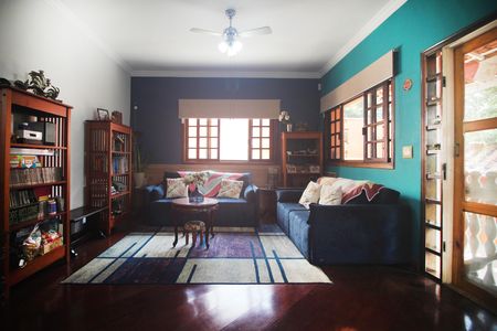 Casa à venda com 271m², 4 quartos e 4 vagas