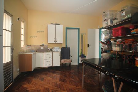 Casa à venda com 271m², 4 quartos e 4 vagas