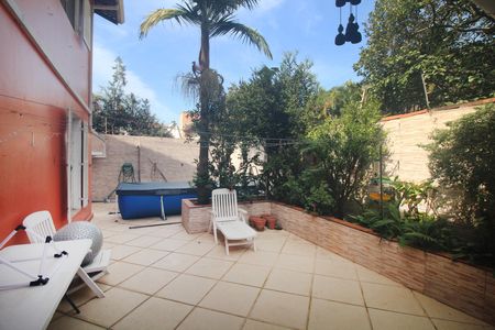 Casa à venda com 271m², 4 quartos e 4 vagas