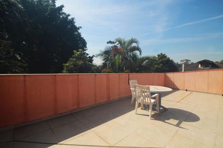 Casa à venda com 271m², 4 quartos e 4 vagas
