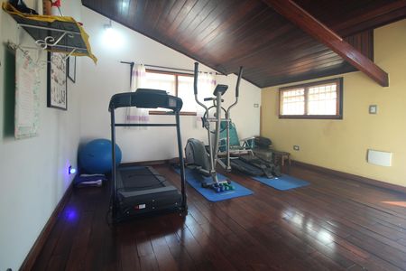 Casa à venda com 271m², 4 quartos e 4 vagas