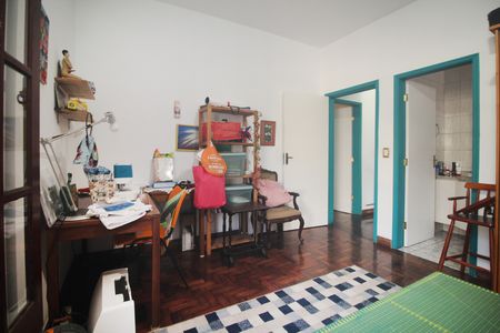 Casa à venda com 271m², 4 quartos e 4 vagas