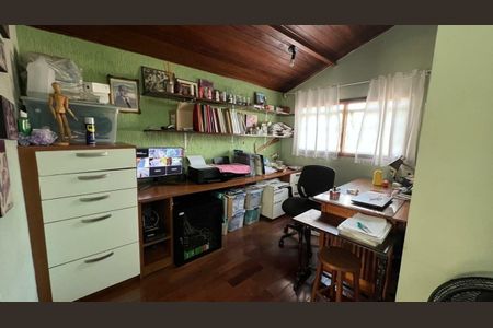 Casa à venda com 4 quartos, 271m² em Jardim Petropolis, São Paulo