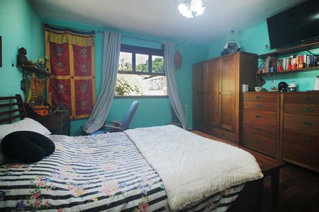 Casa à venda com 271m², 4 quartos e 4 vagas