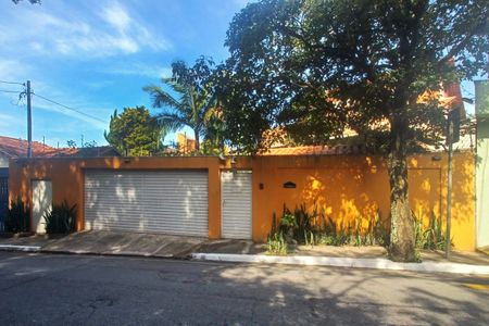 Casa à venda com 271m², 4 quartos e 4 vagas