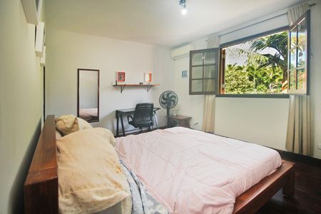 Casa à venda com 271m², 4 quartos e 4 vagas